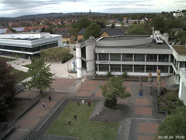 Foto der Webcam: Verwaltungsgebäude, Innenhof mit Audimax, Hörsaal-Gebäude 1