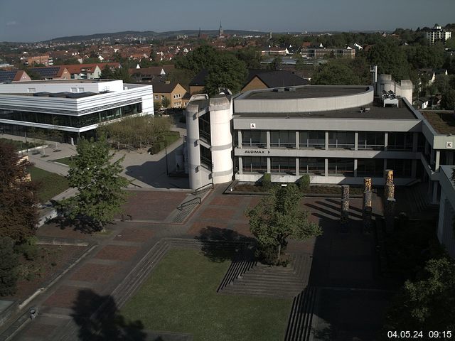 Foto der Webcam: Verwaltungsgebäude, Innenhof mit Audimax, Hörsaal-Gebäude 1