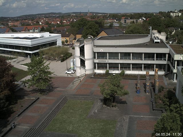 Foto der Webcam: Verwaltungsgebäude, Innenhof mit Audimax, Hörsaal-Gebäude 1