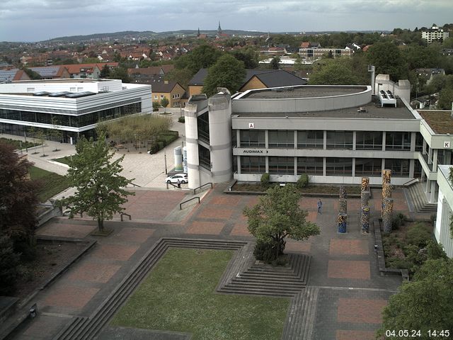 Foto der Webcam: Verwaltungsgebäude, Innenhof mit Audimax, Hörsaal-Gebäude 1