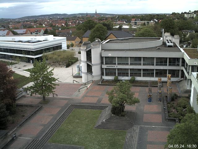 Foto der Webcam: Verwaltungsgebäude, Innenhof mit Audimax, Hörsaal-Gebäude 1