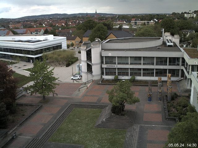 Foto der Webcam: Verwaltungsgebäude, Innenhof mit Audimax, Hörsaal-Gebäude 1