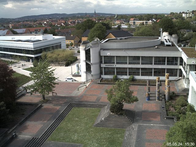 Foto der Webcam: Verwaltungsgebäude, Innenhof mit Audimax, Hörsaal-Gebäude 1