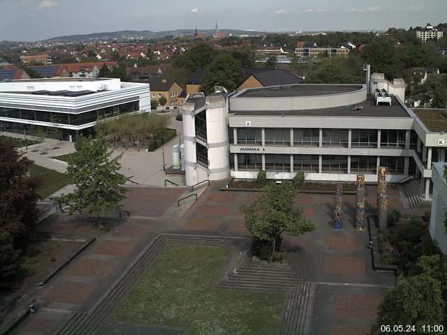 Foto der Webcam: Verwaltungsgebäude, Innenhof mit Audimax, Hörsaal-Gebäude 1