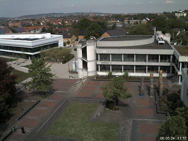 Foto der Webcam: Verwaltungsgebäude, Innenhof mit Audimax, Hörsaal-Gebäude 1