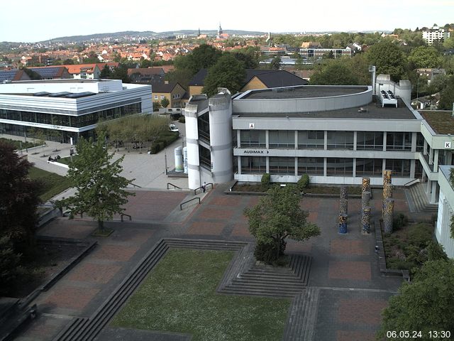 Foto der Webcam: Verwaltungsgebäude, Innenhof mit Audimax, Hörsaal-Gebäude 1