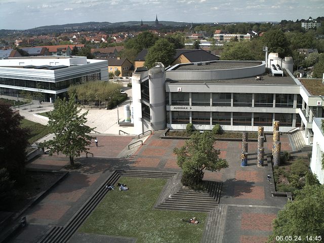 Foto der Webcam: Verwaltungsgebäude, Innenhof mit Audimax, Hörsaal-Gebäude 1