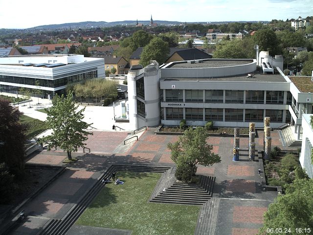 Foto der Webcam: Verwaltungsgebäude, Innenhof mit Audimax, Hörsaal-Gebäude 1