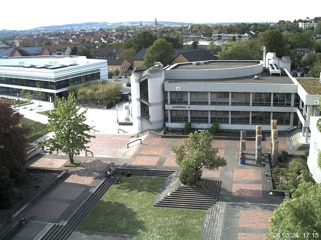 Foto der Webcam: Verwaltungsgebäude, Innenhof mit Audimax, Hörsaal-Gebäude 1