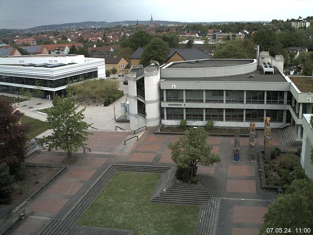 Foto der Webcam: Verwaltungsgebäude, Innenhof mit Audimax, Hörsaal-Gebäude 1