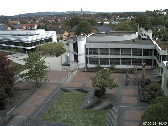 Foto der Webcam: Verwaltungsgebäude, Innenhof mit Audimax, Hörsaal-Gebäude 1