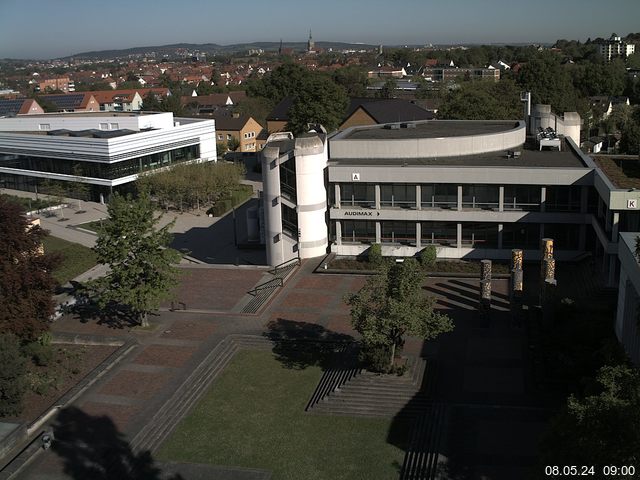 Foto der Webcam: Verwaltungsgebäude, Innenhof mit Audimax, Hörsaal-Gebäude 1