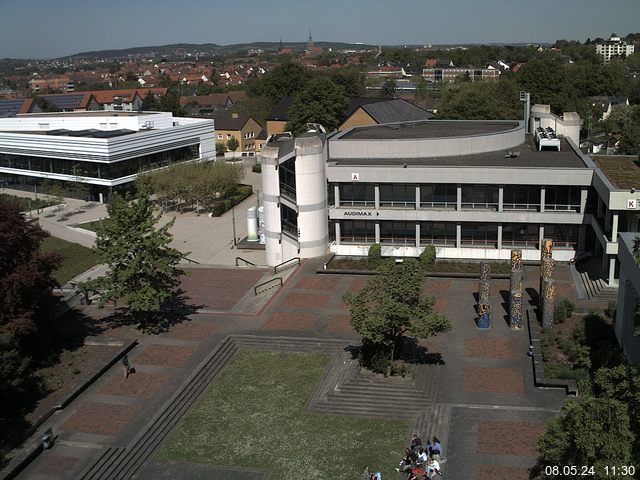 Foto der Webcam: Verwaltungsgebäude, Innenhof mit Audimax, Hörsaal-Gebäude 1