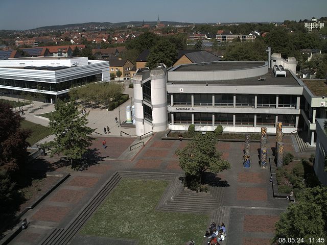 Foto der Webcam: Verwaltungsgebäude, Innenhof mit Audimax, Hörsaal-Gebäude 1