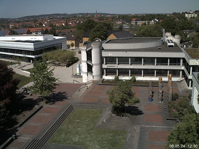 Foto der Webcam: Verwaltungsgebäude, Innenhof mit Audimax, Hörsaal-Gebäude 1