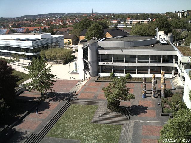 Foto der Webcam: Verwaltungsgebäude, Innenhof mit Audimax, Hörsaal-Gebäude 1