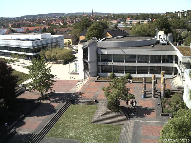 Foto der Webcam: Verwaltungsgebäude, Innenhof mit Audimax, Hörsaal-Gebäude 1