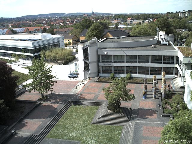 Foto der Webcam: Verwaltungsgebäude, Innenhof mit Audimax, Hörsaal-Gebäude 1