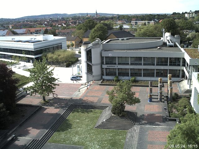 Foto der Webcam: Verwaltungsgebäude, Innenhof mit Audimax, Hörsaal-Gebäude 1