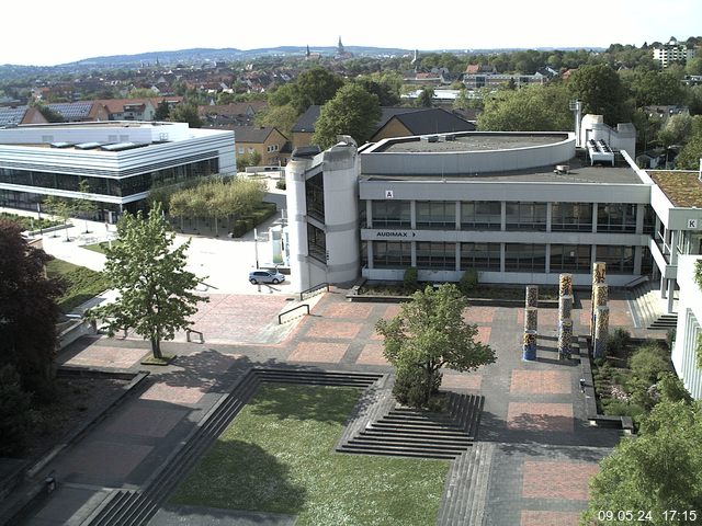 Foto der Webcam: Verwaltungsgebäude, Innenhof mit Audimax, Hörsaal-Gebäude 1