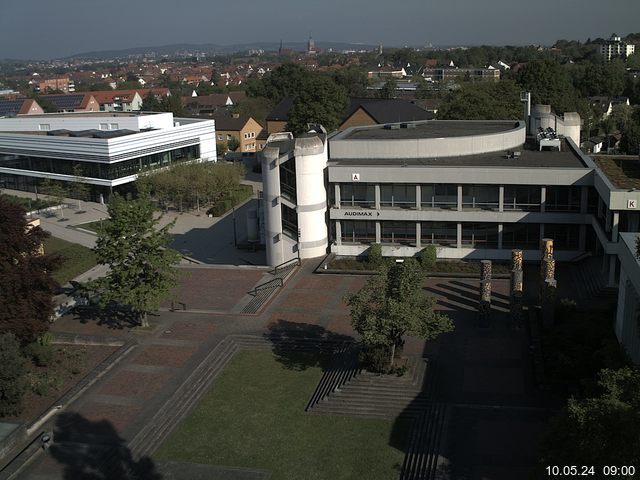 Foto der Webcam: Verwaltungsgebäude, Innenhof mit Audimax, Hörsaal-Gebäude 1