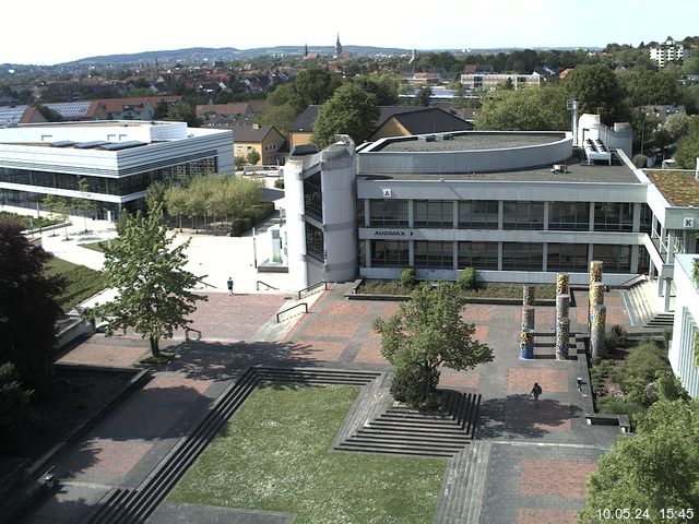 Foto der Webcam: Verwaltungsgebäude, Innenhof mit Audimax, Hörsaal-Gebäude 1