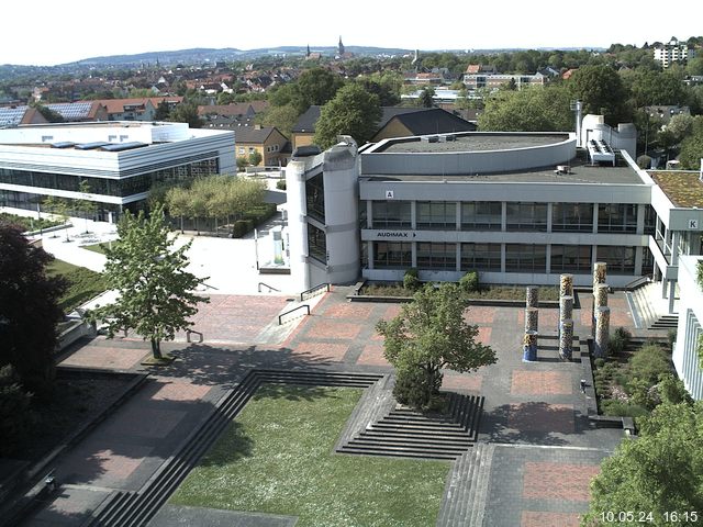 Foto der Webcam: Verwaltungsgebäude, Innenhof mit Audimax, Hörsaal-Gebäude 1