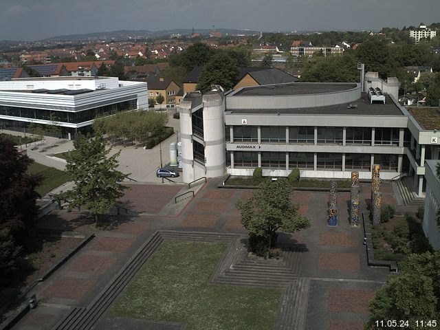 Foto der Webcam: Verwaltungsgebäude, Innenhof mit Audimax, Hörsaal-Gebäude 1