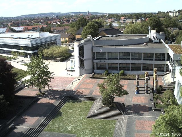 Foto der Webcam: Verwaltungsgebäude, Innenhof mit Audimax, Hörsaal-Gebäude 1