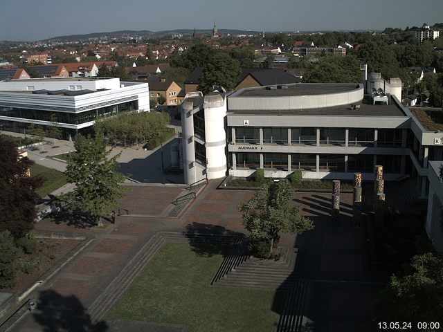 Foto der Webcam: Verwaltungsgebäude, Innenhof mit Audimax, Hörsaal-Gebäude 1