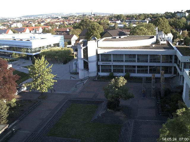 Foto der Webcam: Verwaltungsgebäude, Innenhof mit Audimax, Hörsaal-Gebäude 1