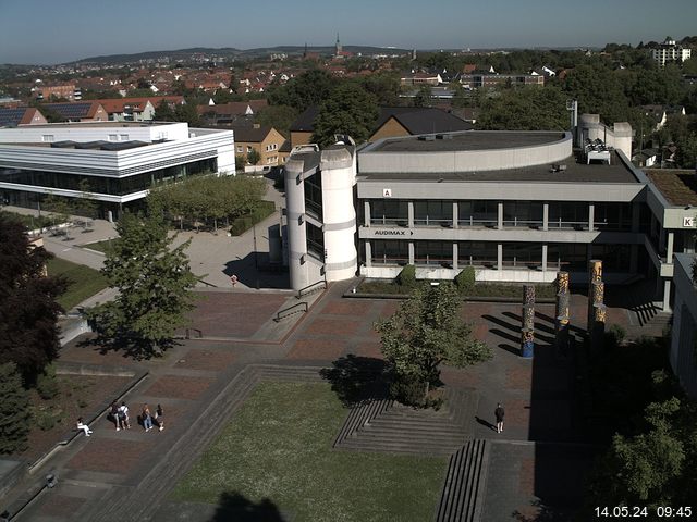 Foto der Webcam: Verwaltungsgebäude, Innenhof mit Audimax, Hörsaal-Gebäude 1