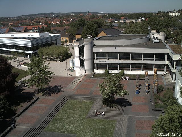 Foto der Webcam: Verwaltungsgebäude, Innenhof mit Audimax, Hörsaal-Gebäude 1