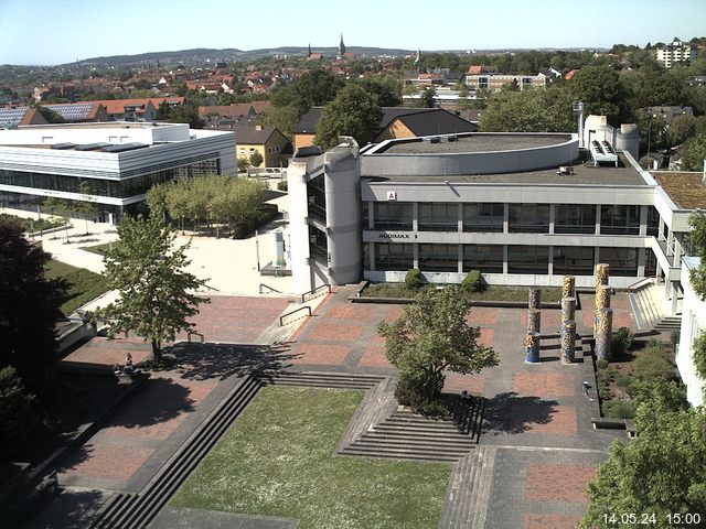 Foto der Webcam: Verwaltungsgebäude, Innenhof mit Audimax, Hörsaal-Gebäude 1