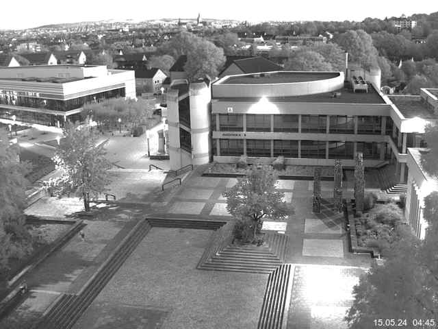 Foto der Webcam: Verwaltungsgebäude, Innenhof mit Audimax, Hörsaal-Gebäude 1