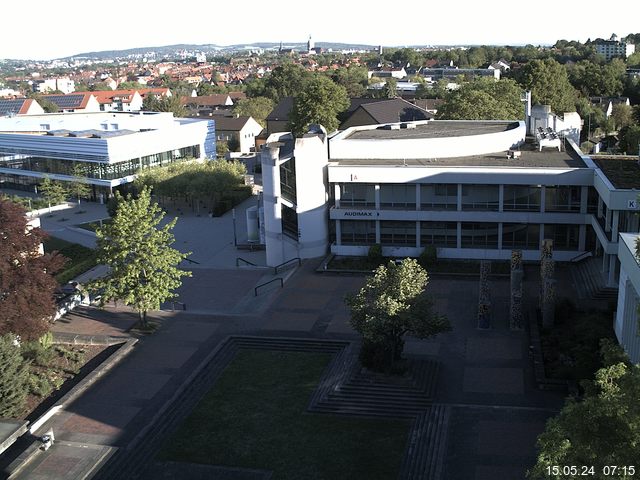 Foto der Webcam: Verwaltungsgebäude, Innenhof mit Audimax, Hörsaal-Gebäude 1