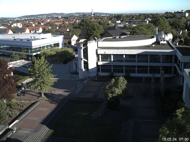 Foto der Webcam: Verwaltungsgebäude, Innenhof mit Audimax, Hörsaal-Gebäude 1