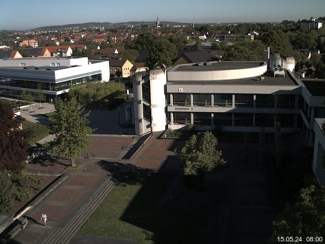 Foto der Webcam: Verwaltungsgebäude, Innenhof mit Audimax, Hörsaal-Gebäude 1