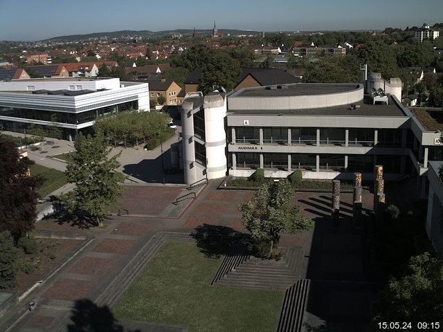 Foto der Webcam: Verwaltungsgebäude, Innenhof mit Audimax, Hörsaal-Gebäude 1