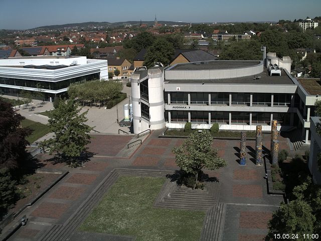 Foto der Webcam: Verwaltungsgebäude, Innenhof mit Audimax, Hörsaal-Gebäude 1