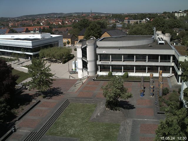 Foto der Webcam: Verwaltungsgebäude, Innenhof mit Audimax, Hörsaal-Gebäude 1