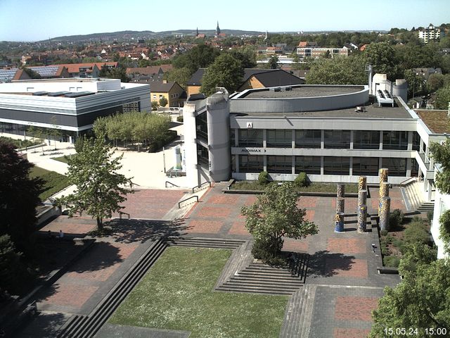 Foto der Webcam: Verwaltungsgebäude, Innenhof mit Audimax, Hörsaal-Gebäude 1