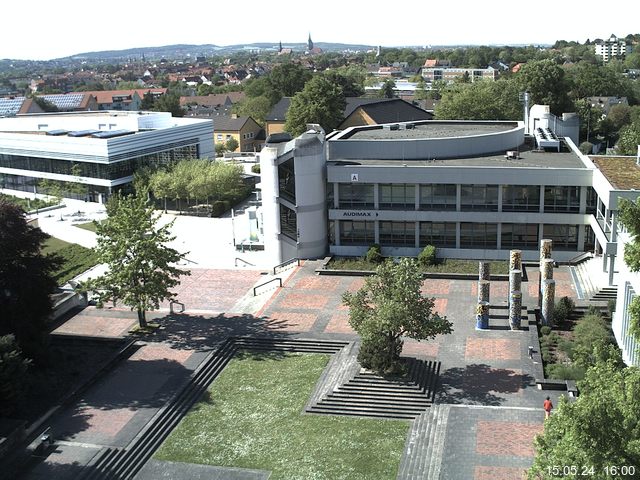 Foto der Webcam: Verwaltungsgebäude, Innenhof mit Audimax, Hörsaal-Gebäude 1