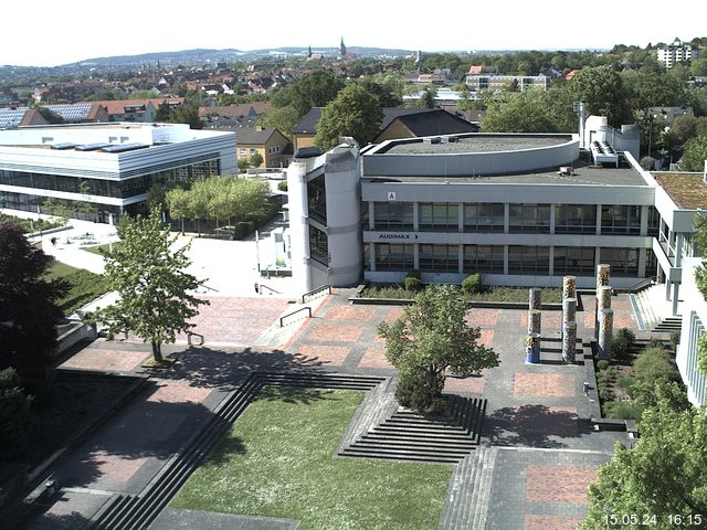 Foto der Webcam: Verwaltungsgebäude, Innenhof mit Audimax, Hörsaal-Gebäude 1