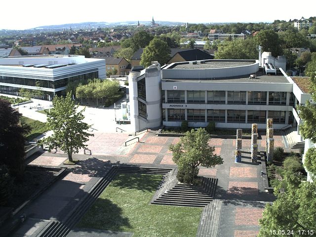 Foto der Webcam: Verwaltungsgebäude, Innenhof mit Audimax, Hörsaal-Gebäude 1