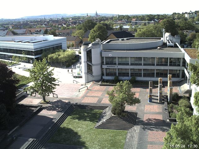 Foto der Webcam: Verwaltungsgebäude, Innenhof mit Audimax, Hörsaal-Gebäude 1