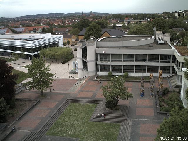 Foto der Webcam: Verwaltungsgebäude, Innenhof mit Audimax, Hörsaal-Gebäude 1