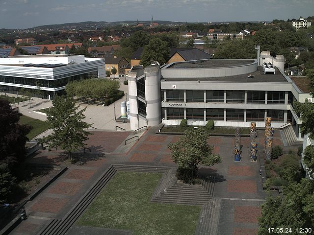 Foto der Webcam: Verwaltungsgebäude, Innenhof mit Audimax, Hörsaal-Gebäude 1