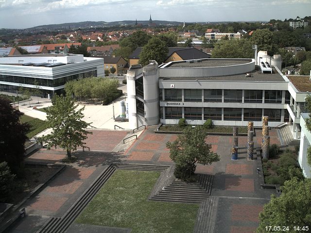 Foto der Webcam: Verwaltungsgebäude, Innenhof mit Audimax, Hörsaal-Gebäude 1