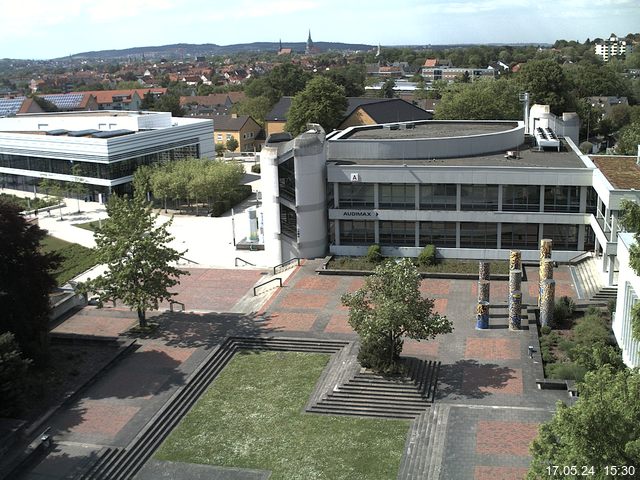 Foto der Webcam: Verwaltungsgebäude, Innenhof mit Audimax, Hörsaal-Gebäude 1